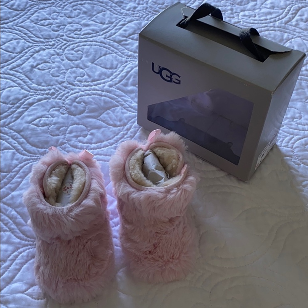 UGG BABY JESSE BOW II FLUFF BOOTIE (Size 2/3)